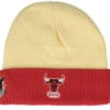 Chicago Bulls Side Patch Knit Off White/Red Cuff - Mitchell & Ness