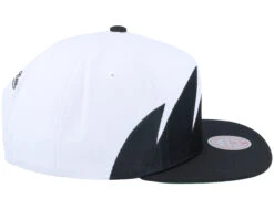 Sharktooth Black/White Snapback - Mitchell & Ness -Mitchell & Ness 196294669815 4
